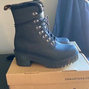 Dr. Martens Leona Boot